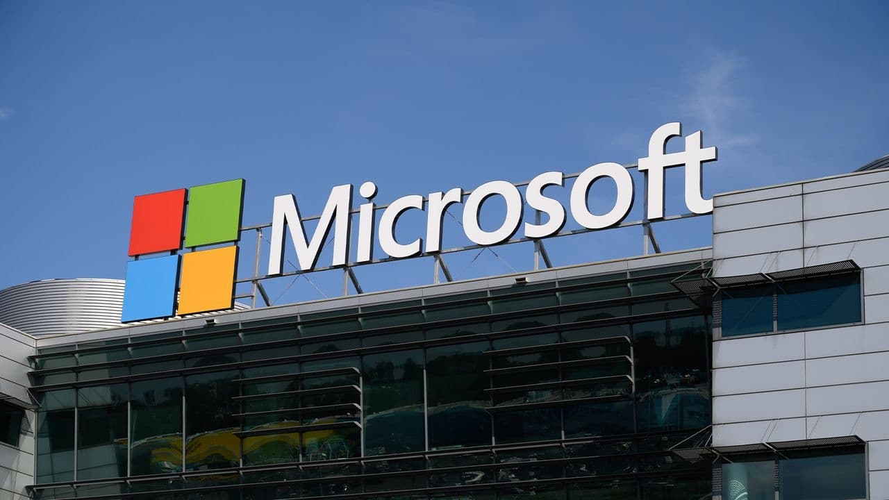 apple-sehmlerinin-deyeri-dusduyu-sebebile-microsoft-yeniden-dunyanin-en-bahali-sirketi-olub
